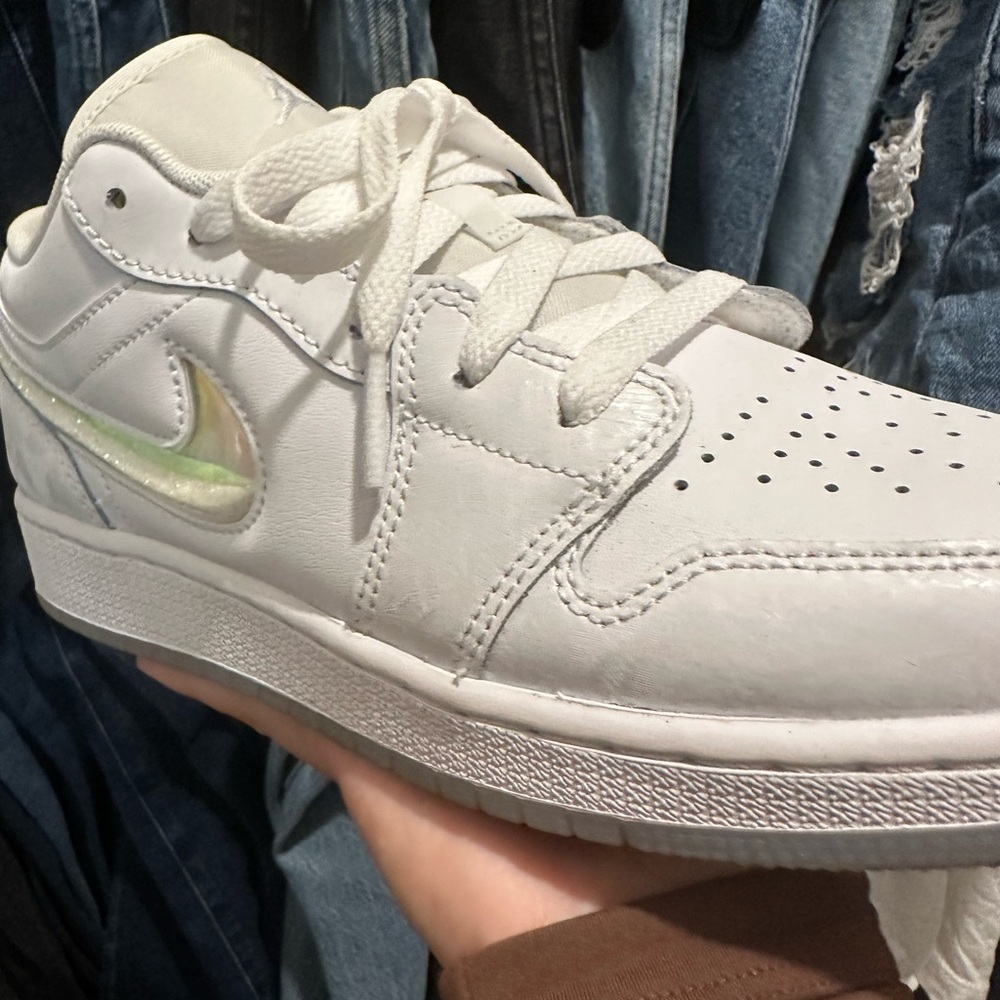 Air Jordan 1 Low SE “Frozen”